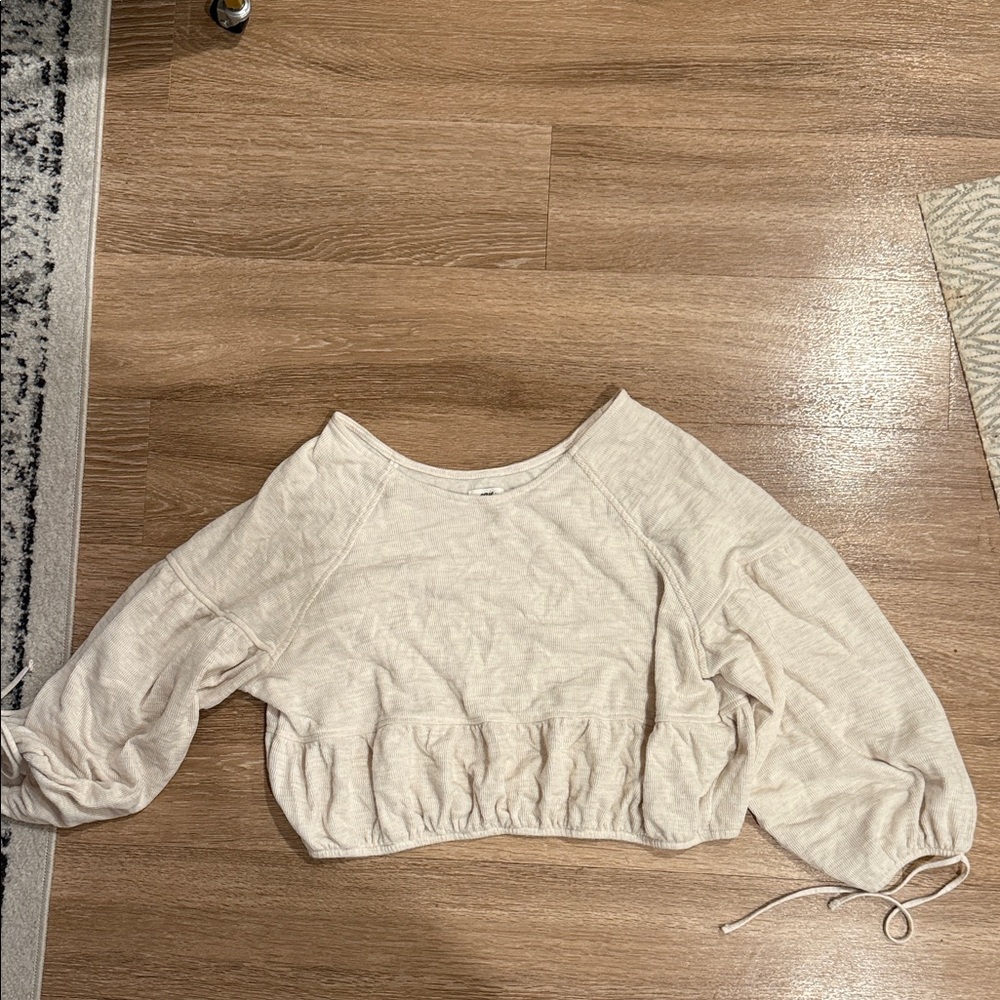 Arie Cream Cropped Sweatshirt